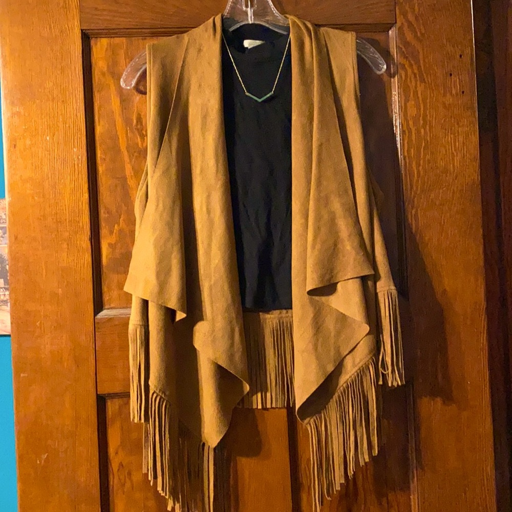 S Camel sleeveless faux suede fringed cardigan